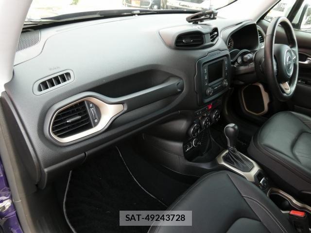 Jeep RENEGADE 2018-01 8314912-27