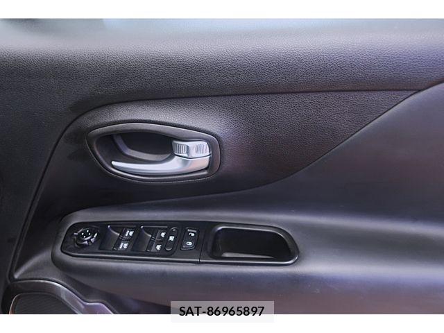 Jeep RENEGADE 2018-10 8314908-11