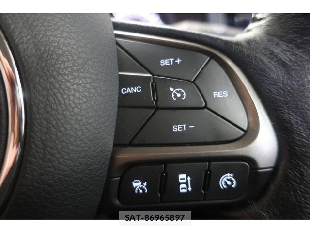 Jeep RENEGADE 2018-10 8314908-16