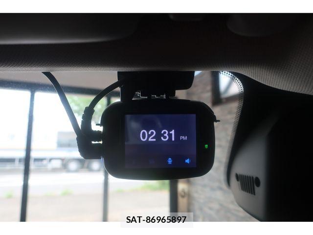 Jeep RENEGADE 2018-10 8314908-21