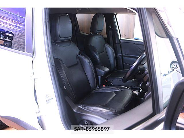 Jeep RENEGADE 2018-10 8314908-24