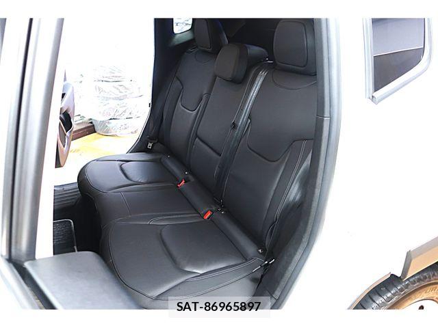 Jeep RENEGADE 2018-10 8314908-28