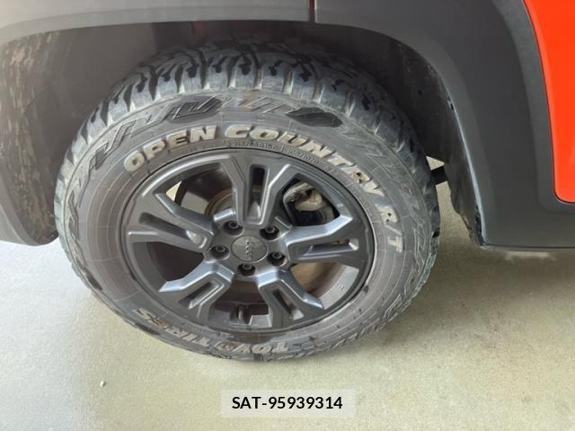 Jeep RENEGADE 2020-08 8314910-4