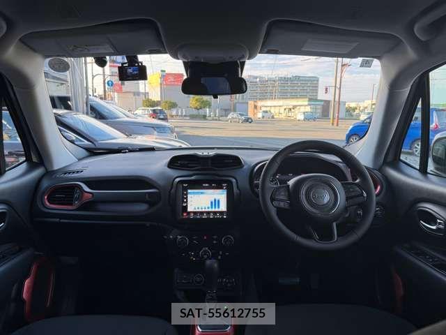 Jeep RENEGADE 2022-04 8366440-19