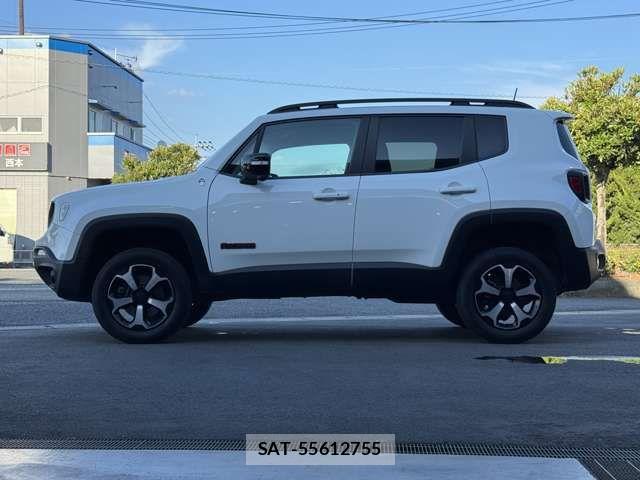 Jeep RENEGADE 2022-04 8366440-5