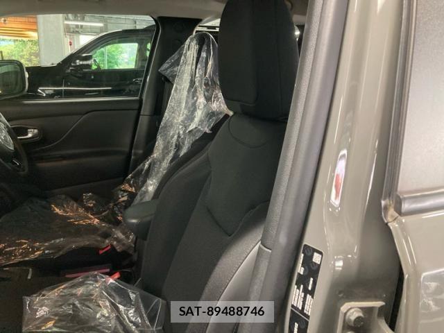 Jeep RENEGADE 2019-08 8366443-11