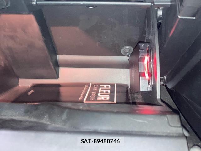 Jeep RENEGADE 2019-08 8366443-22