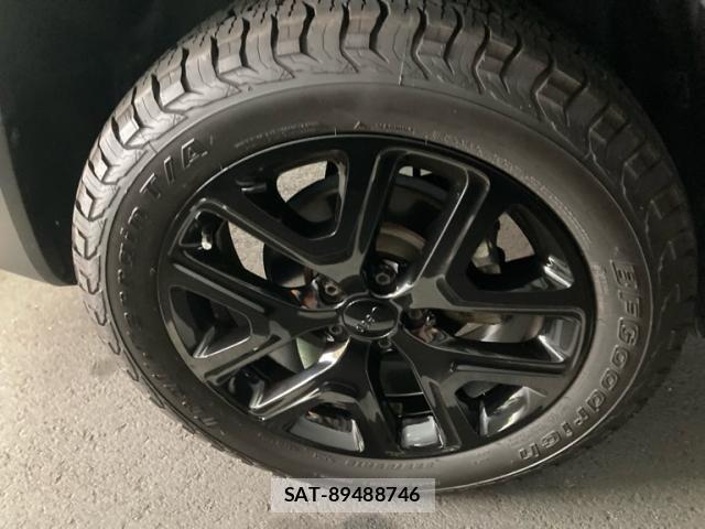 Jeep RENEGADE 2019-08 8366443-4