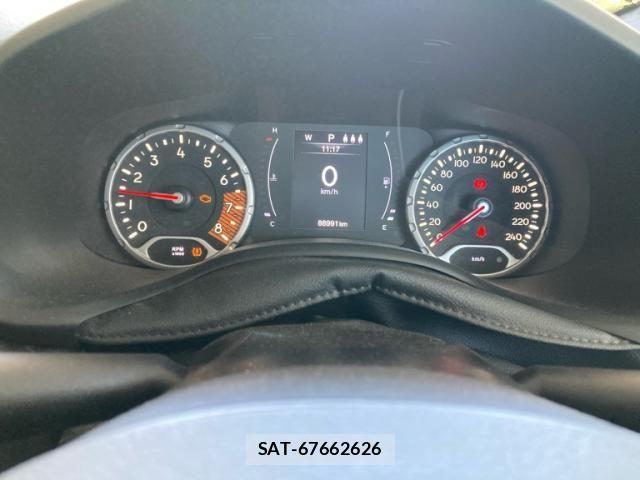 Jeep RENEGADE 2019-05 8412988-18