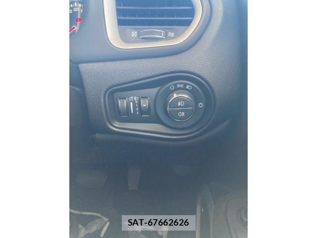 Jeep RENEGADE 2019-05 8412988-25