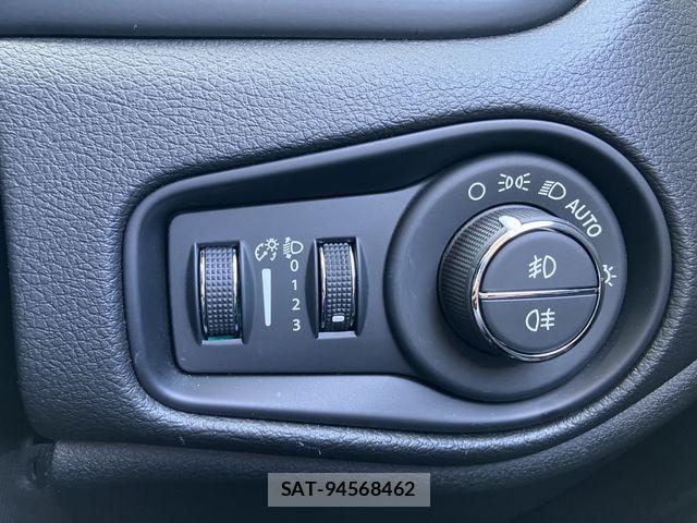 Jeep RENEGADE 2023-08 8412990-21