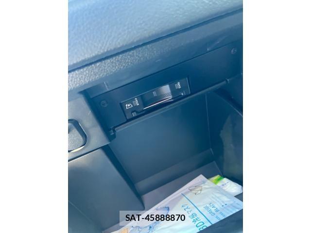 Jeep RENEGADE 2022-07 8412989-14