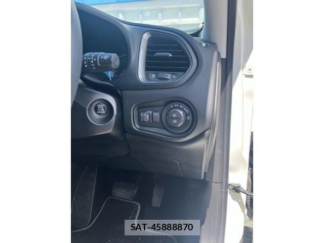 Jeep RENEGADE 2022-07 8412989-19