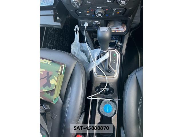 Jeep RENEGADE 2022-07 8412989-25