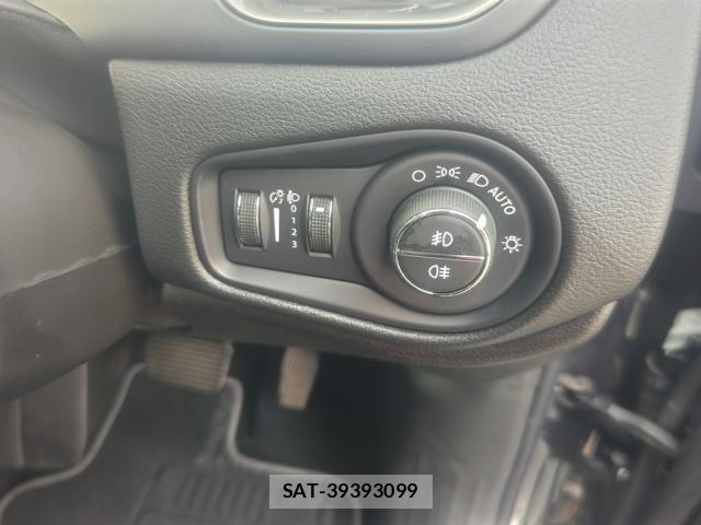 Jeep RENEGADE 2021-11 8438240-28