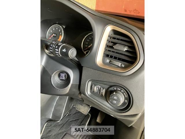 Jeep RENEGADE 2016-08 8485529-17