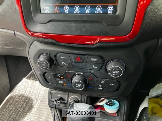 Jeep RENEGADE 2018-11 8666303-27