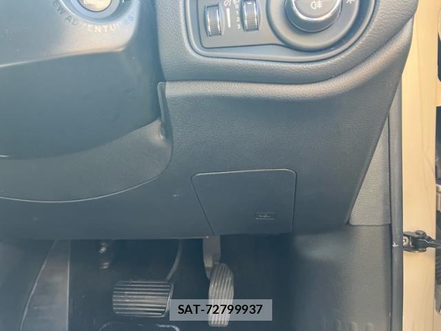 Jeep RENEGADE 2016-10 8742919-14