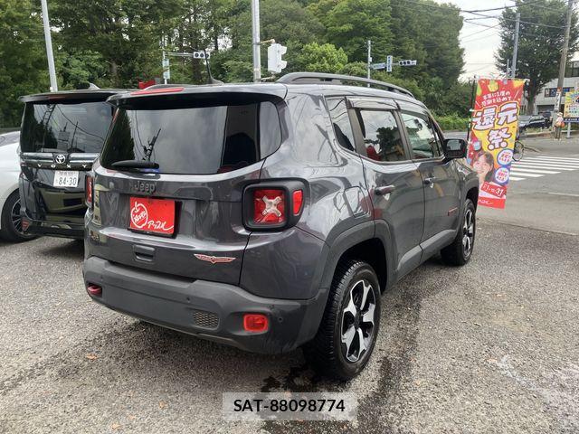 Jeep RENEGADE 2022-05 8742933-2