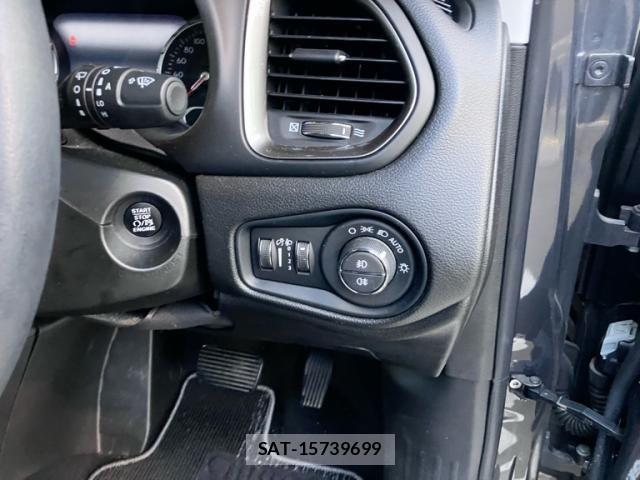 Jeep RENEGADE 2021-10 8829602-12