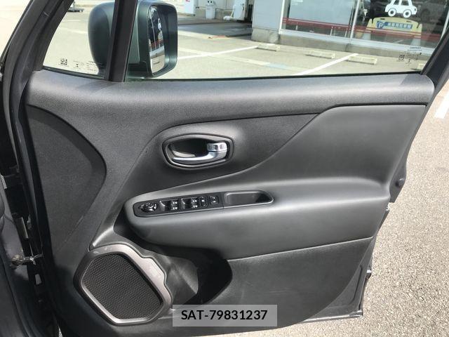 Jeep RENEGADE 2022-03 8829609-24