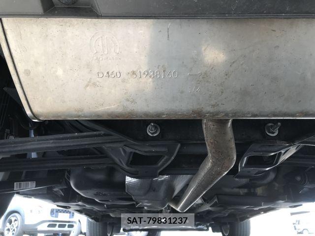 Jeep RENEGADE 2022-03 8829609-28