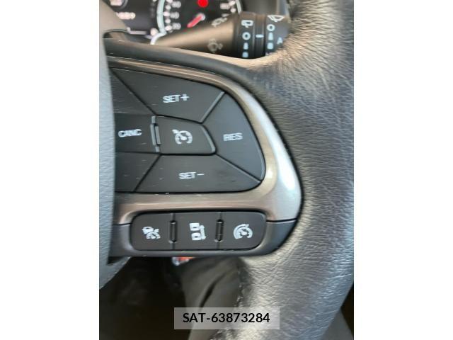 Jeep RENEGADE 2023-06 8829601-15