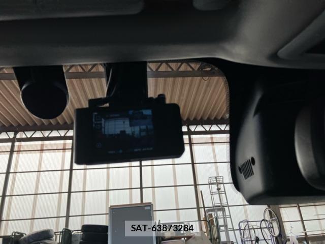 Jeep RENEGADE 2023-06 8829601-20