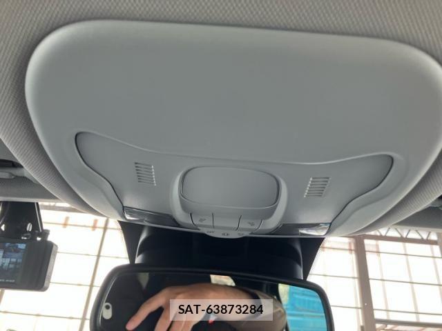 Jeep RENEGADE 2023-06 8829601-21
