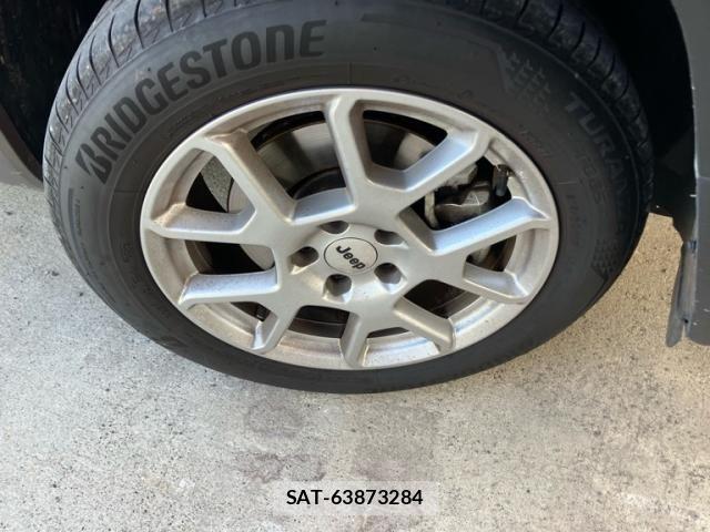 Jeep RENEGADE 2023-06 8829601-3