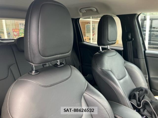 Jeep RENEGADE 2019-05 8829614-16