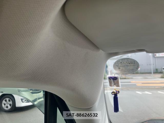 Jeep RENEGADE 2019-05 8829614-26