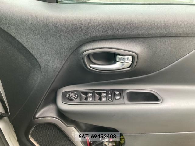 Jeep RENEGADE 2022-04 8880210-9