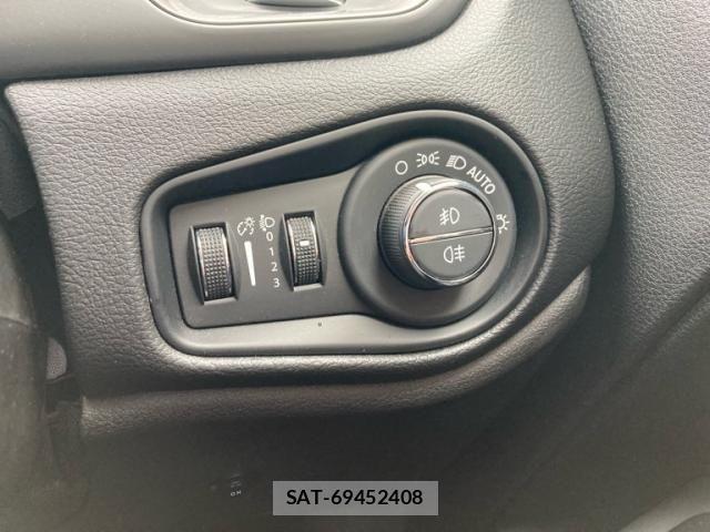 Jeep RENEGADE 2022-04 8880210-10