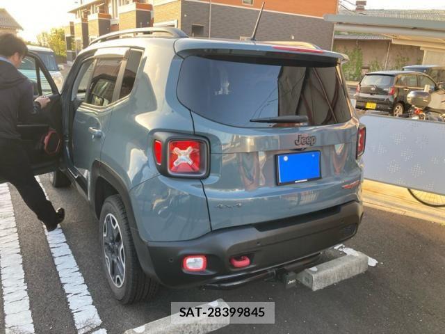Jeep RENEGADE 2016-07 6304669-5
