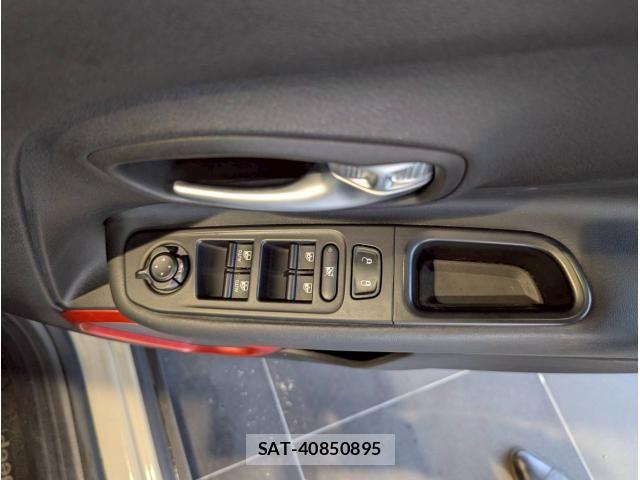 Jeep RENEGADE 2017-09 6612461-11