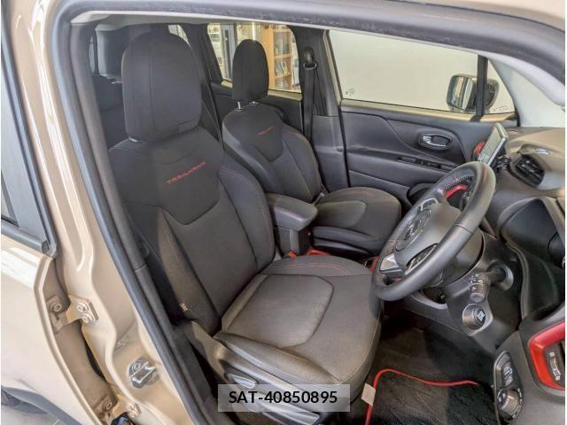 Jeep RENEGADE 2017-09 6612461-12