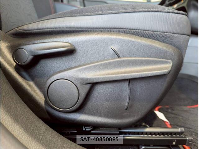 Jeep RENEGADE 2017-09 6612461-13
