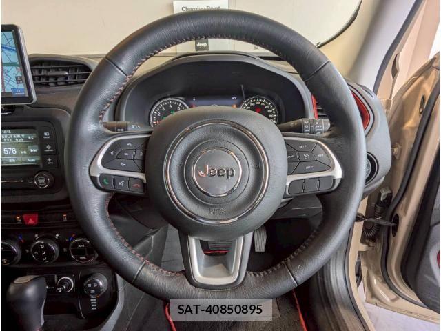 Jeep RENEGADE 2017-09 6612461-16