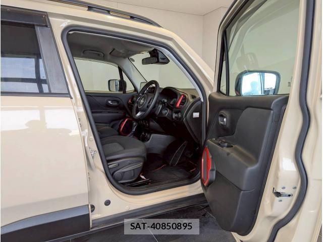 Jeep RENEGADE 2017-09 6612461-8