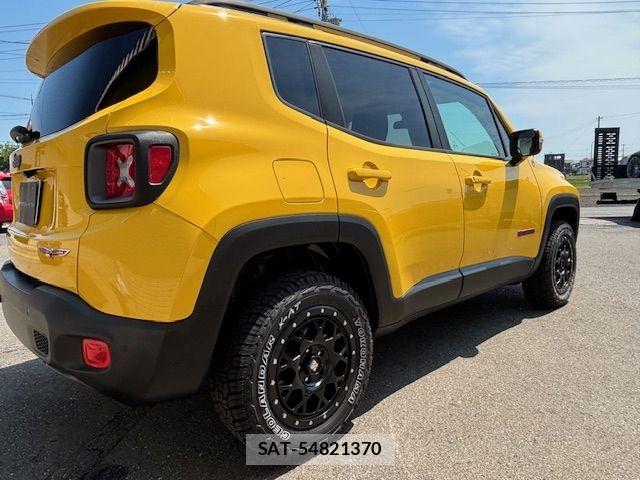 Jeep RENEGADE 2017-04 6676436-10