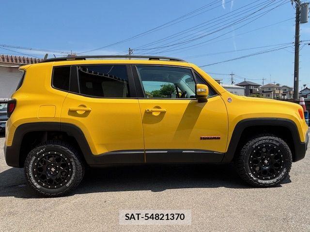Jeep RENEGADE 2017-04 6676436-11