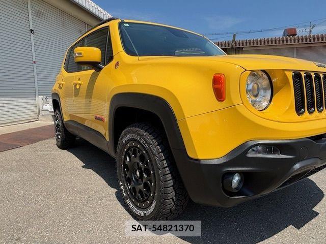 Jeep RENEGADE 2017-04 6676436-12