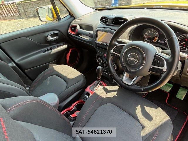 Jeep RENEGADE 2017-04 6676436-15
