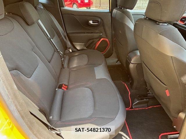 Jeep RENEGADE 2017-04 6676436-21