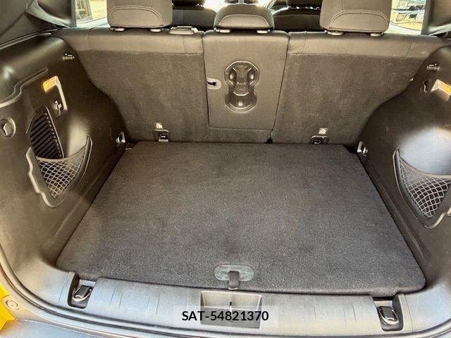 Jeep RENEGADE 2017-04 6676436-25