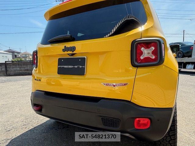 Jeep RENEGADE 2017-04 6676436-7