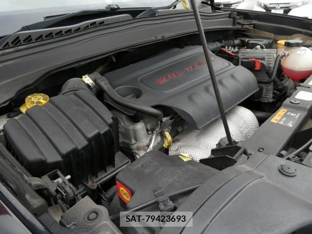 Jeep RENEGADE 2016-04 7220063-27