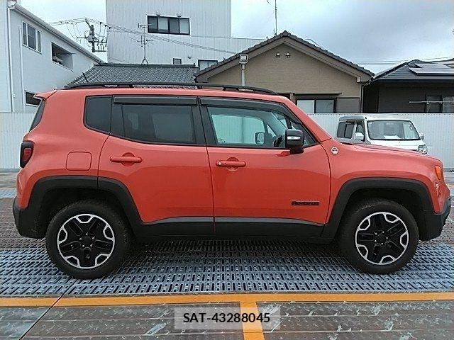 Jeep RENEGADE 2017-09 7358206-16