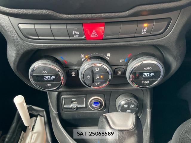 Jeep RENEGADE 2016-02 7877008-22